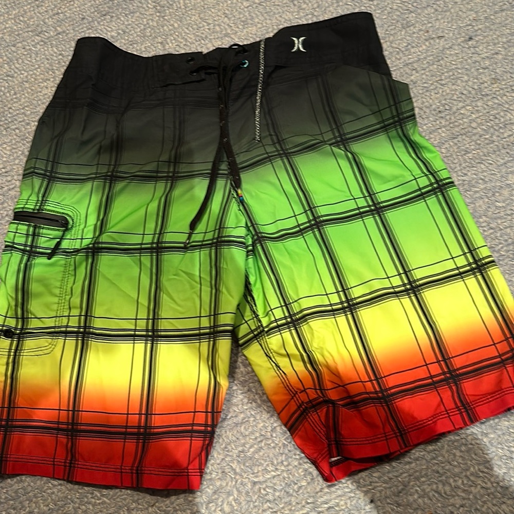 Hurley phantom board shorts in EUC. Size 29 (waist-mens)